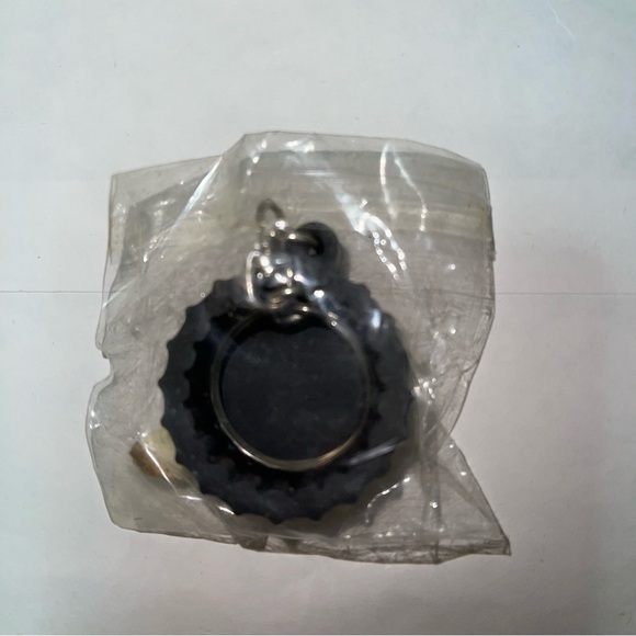 New In Package Collectible “mike’s hard lime” Bottle Opener and Key Ring - Picture 5 of 6